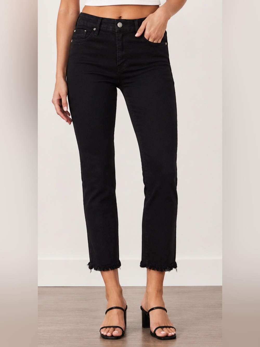 Good American Black Straight Crop Jeans Women’s 26 Raw Hem Stretch Denim